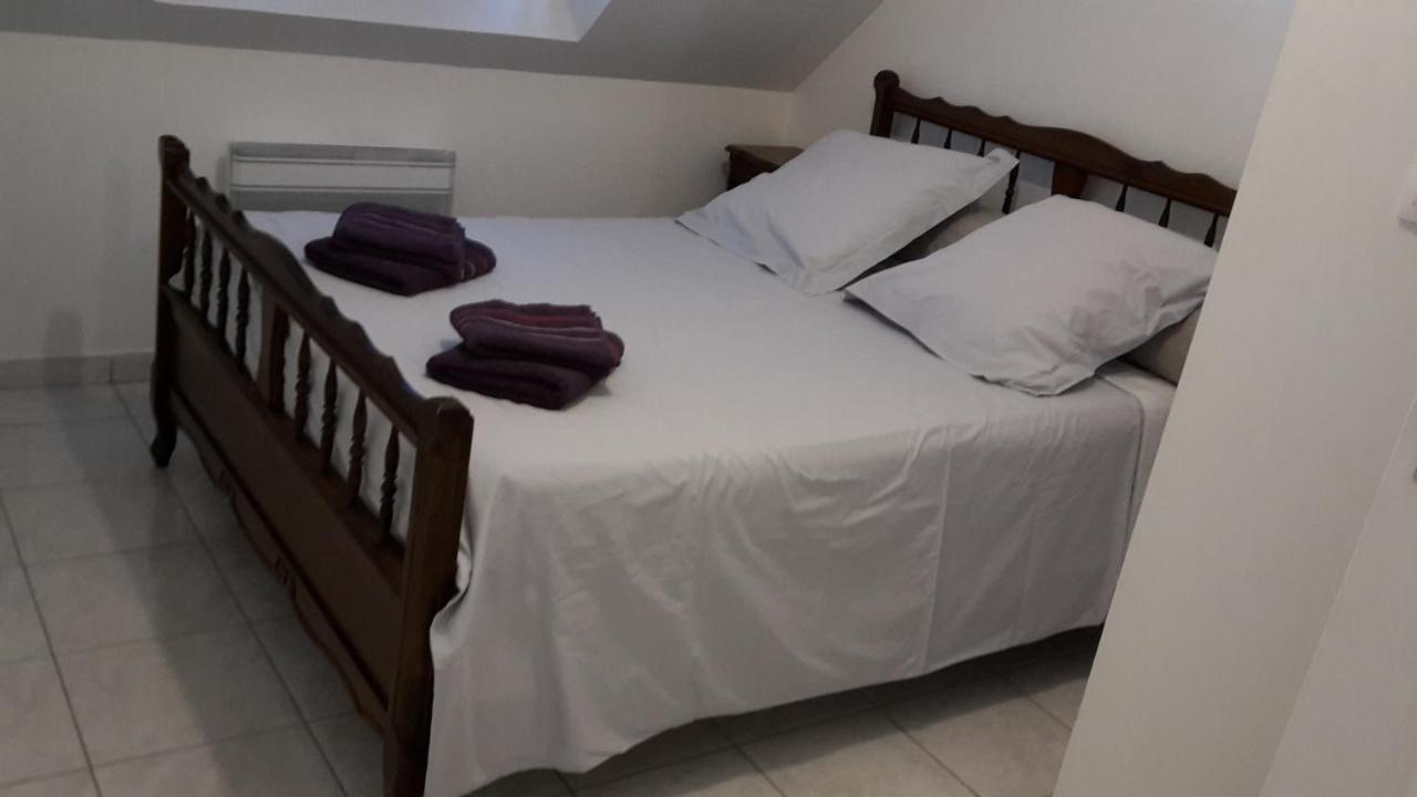 Chez Nous -Parking Gratuit Et Wifi A Vierzon Apartment Екстериор снимка