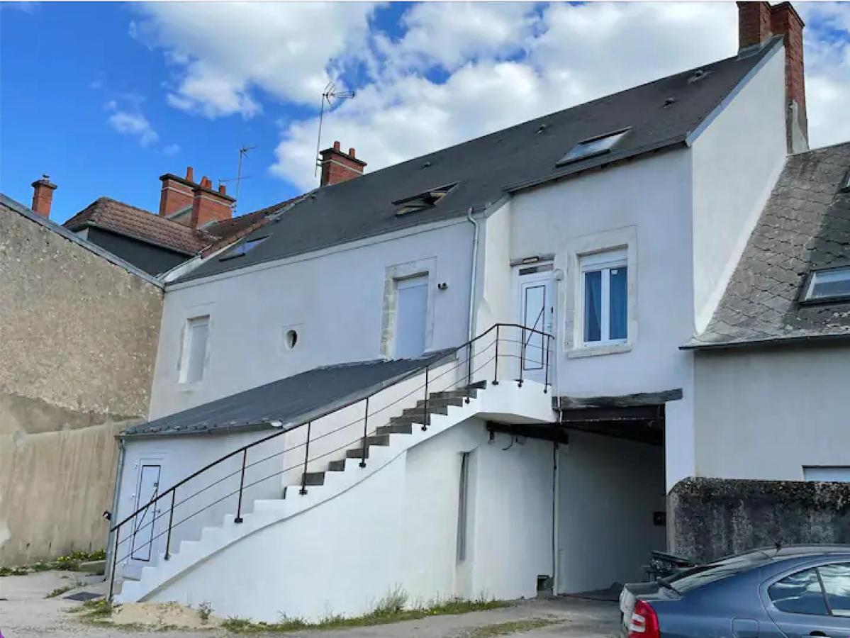 Chez Nous -Parking Gratuit Et Wifi A Vierzon Apartment Екстериор снимка