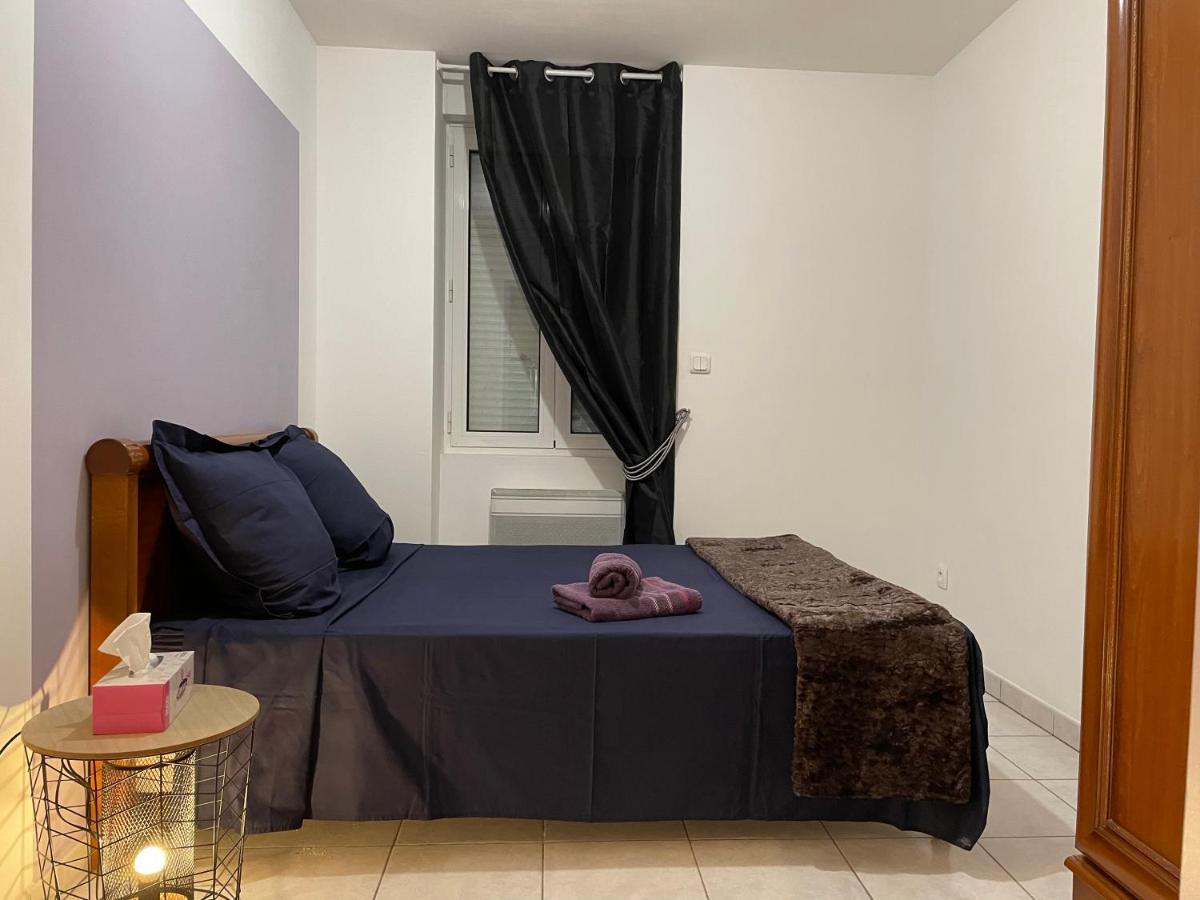 Chez Nous -Parking Gratuit Et Wifi A Vierzon Apartment Екстериор снимка