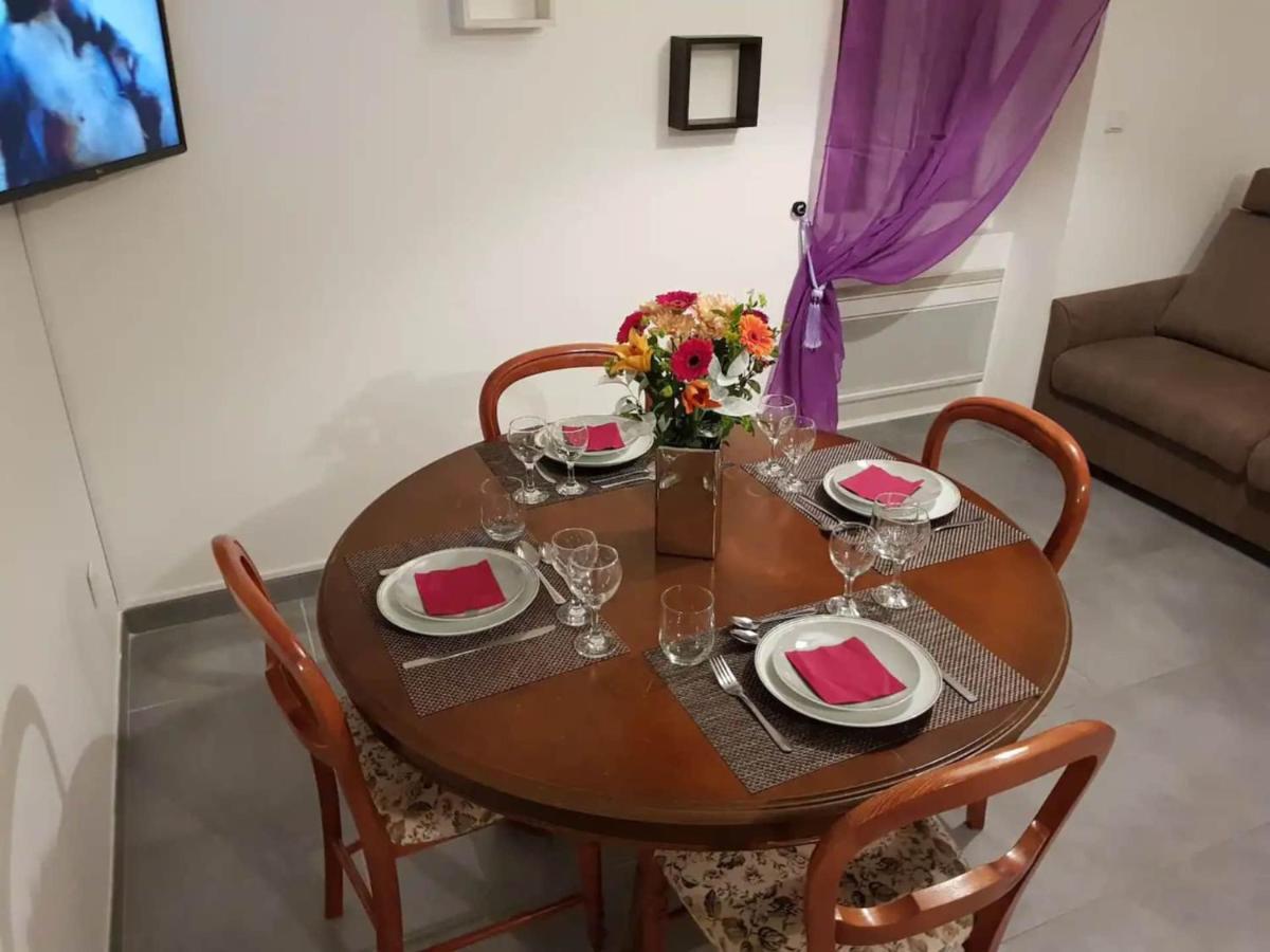 Chez Nous -Parking Gratuit Et Wifi A Vierzon Apartment Екстериор снимка