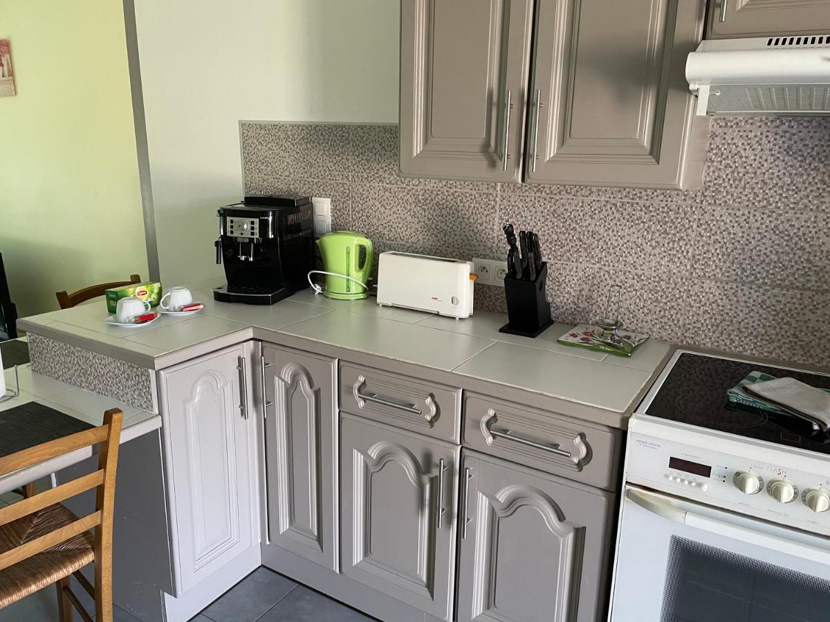 Chez Nous -Parking Gratuit Et Wifi A Vierzon Apartment Екстериор снимка