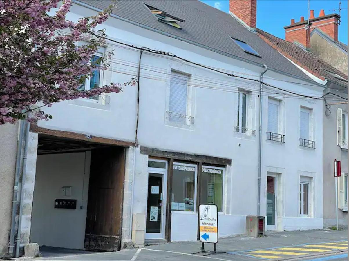 Chez Nous -Parking Gratuit Et Wifi A Vierzon Apartment Екстериор снимка