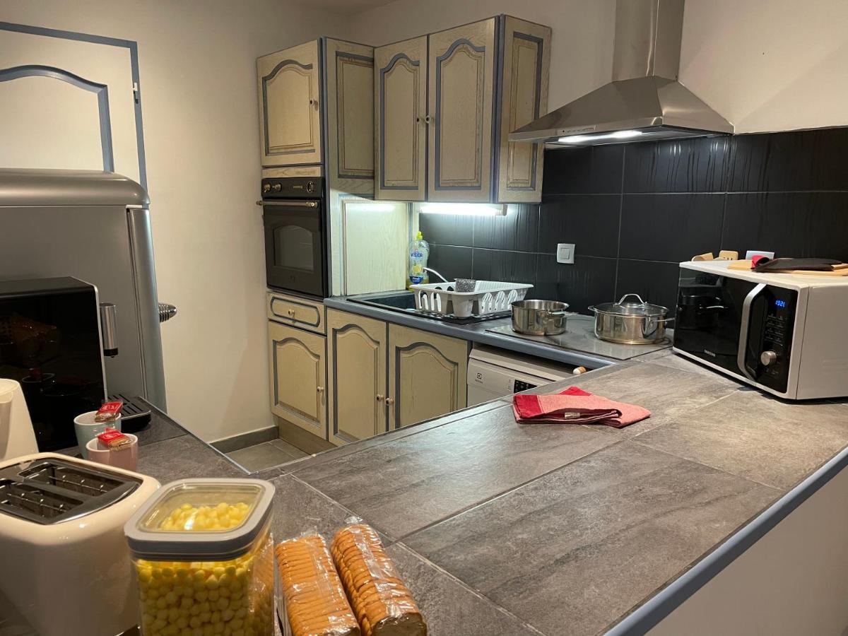 Chez Nous -Parking Gratuit Et Wifi A Vierzon Apartment Екстериор снимка