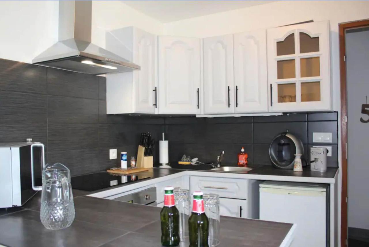 Chez Nous -Parking Gratuit Et Wifi A Vierzon Apartment Екстериор снимка