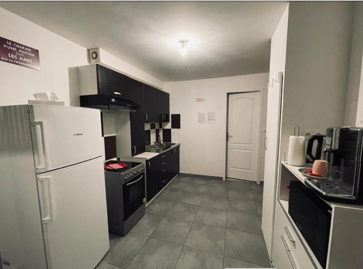 Chez Nous -Parking Gratuit Et Wifi A Vierzon Apartment Екстериор снимка