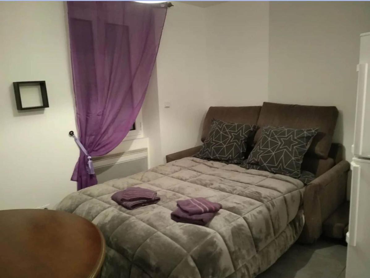 Chez Nous -Parking Gratuit Et Wifi A Vierzon Apartment Екстериор снимка