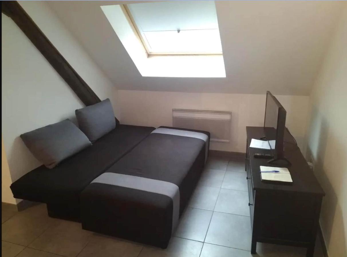 Chez Nous -Parking Gratuit Et Wifi A Vierzon Apartment Екстериор снимка