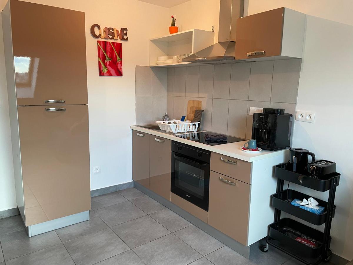 Chez Nous -Parking Gratuit Et Wifi A Vierzon Apartment Екстериор снимка